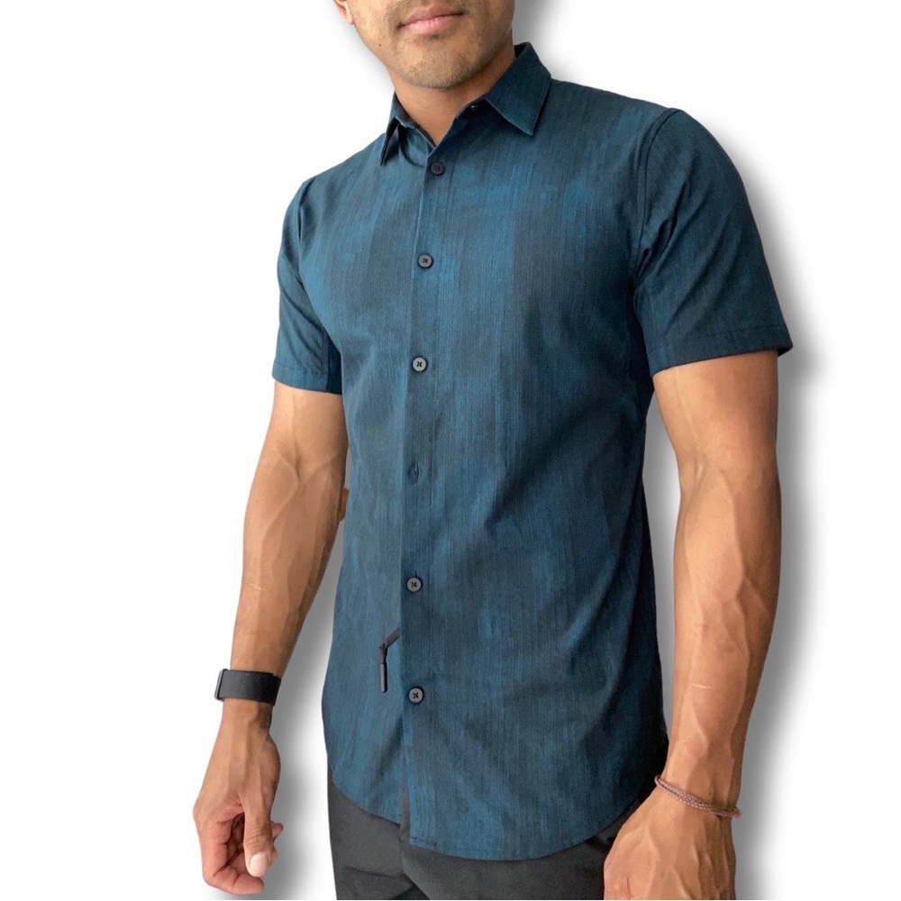 Lululemon button-up short sleeve shirt